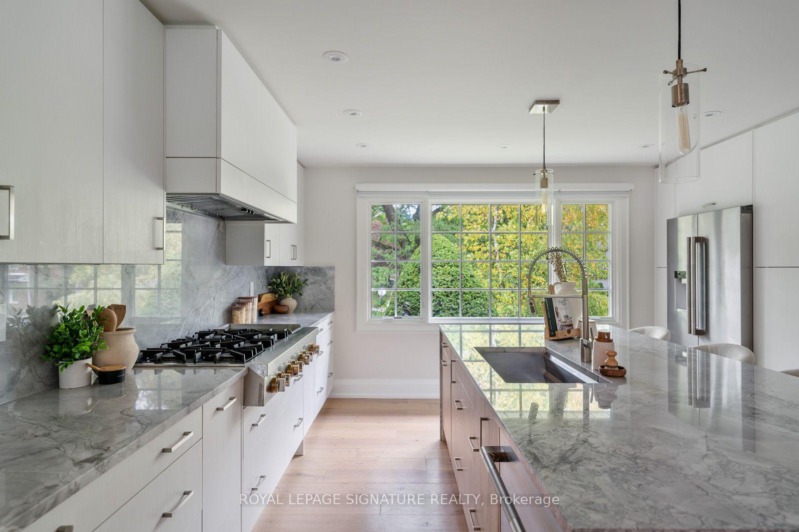 Photo 5 of 9 Danville Drive, North York, St. Andrew-Windfields — HOMEH