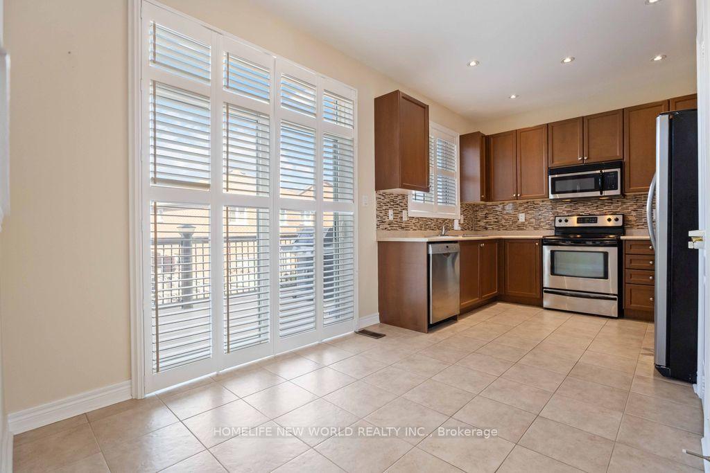 Photo 13 of 332 Williamson Road, Markham, Greensborough — HOMEH