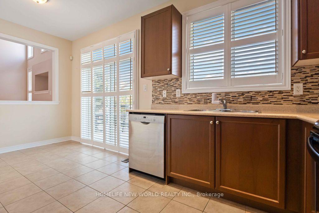 Photo 15 of 332 Williamson Road, Markham, Greensborough — HOMEH