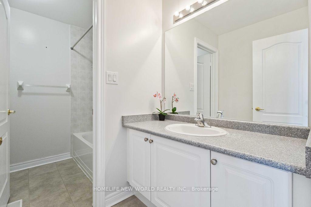 Photo 19 of 332 Williamson Road, Markham, Greensborough — HOMEH