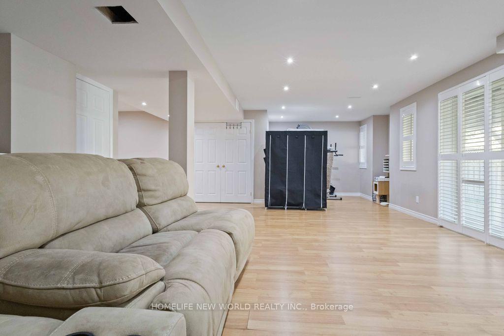 Photo 29 of 332 Williamson Road, Markham, Greensborough — HOMEH
