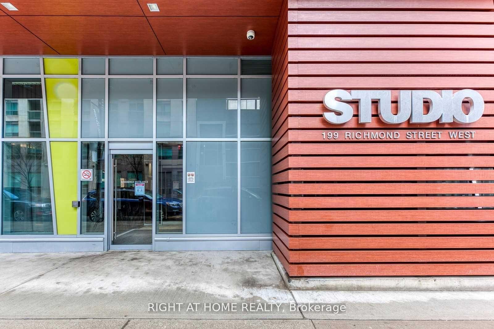 Front of Unit 1410, 199 Richmond Street W