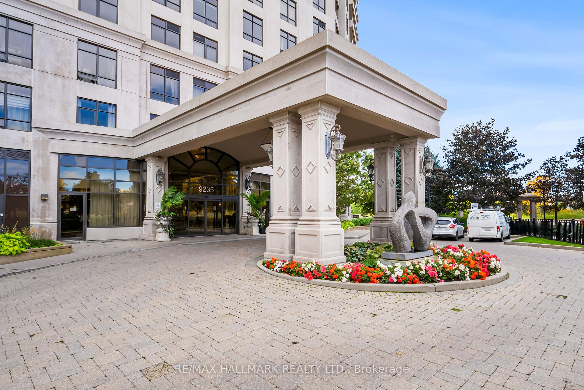Photo 3 of Unit 1609, 9235 Jane Street, Vaughan, Maple — HOMEH