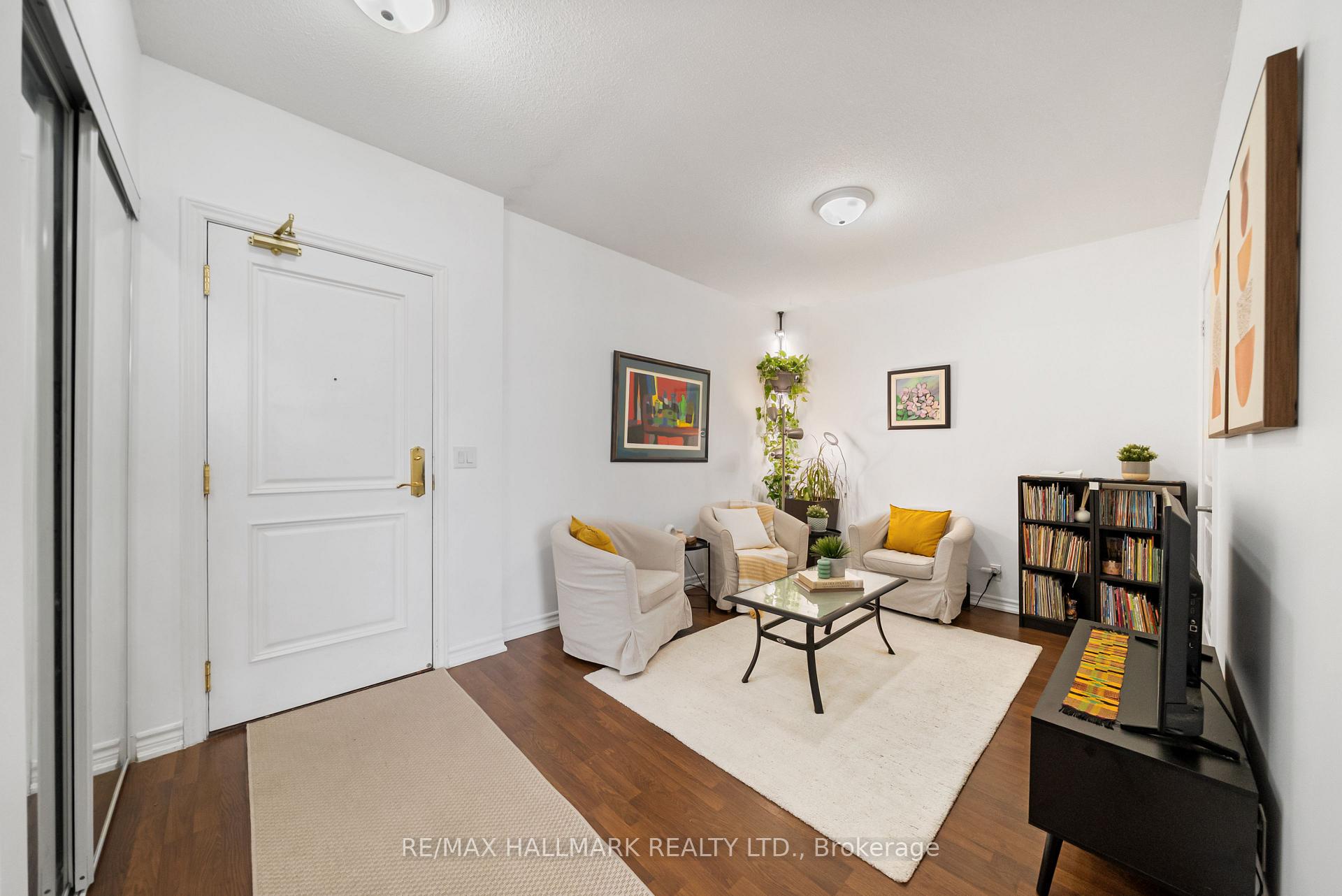 Photo 4 of Unit 1609, 9235 Jane Street, Vaughan, Maple — HOMEH