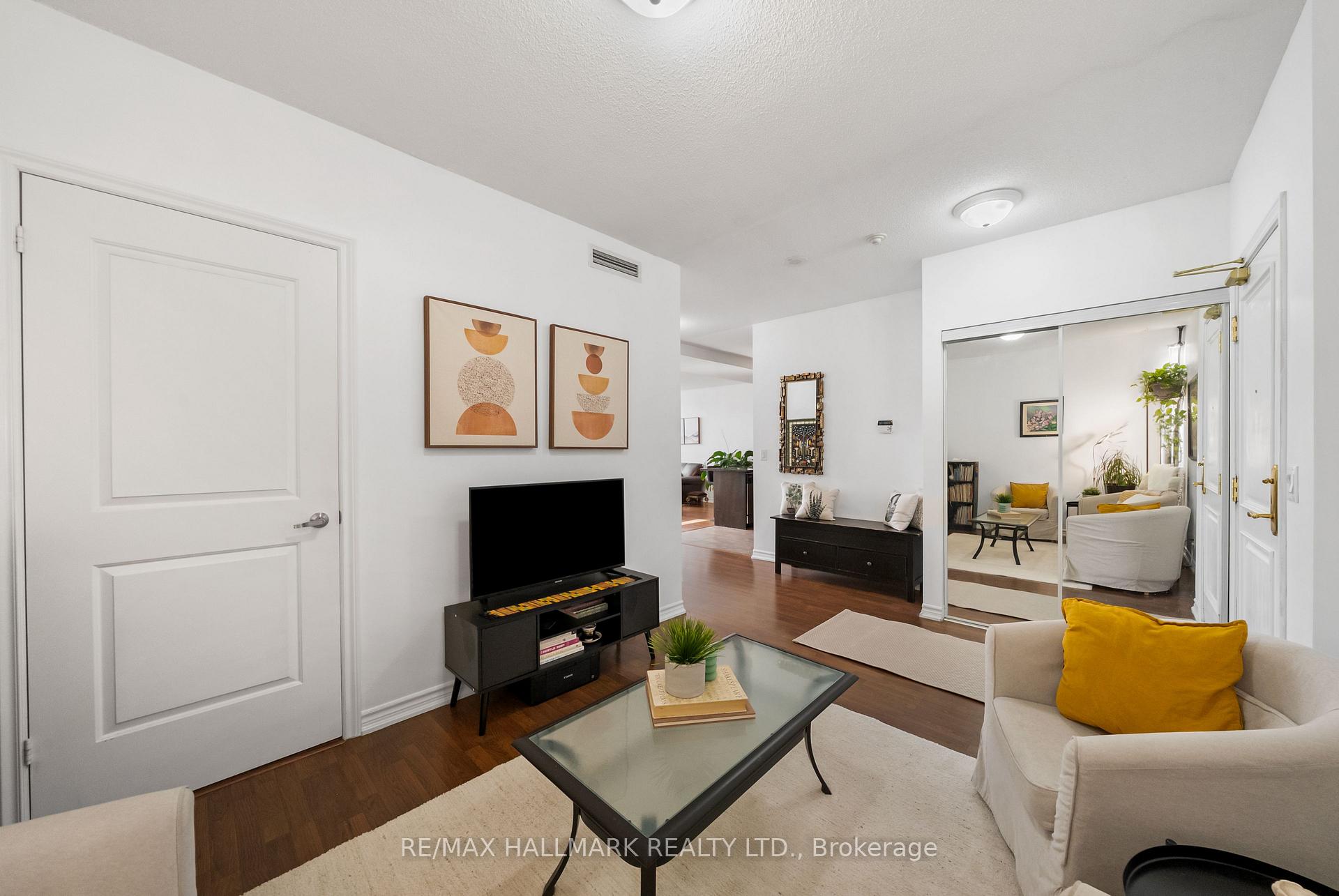 Photo 6 of Unit 1609, 9235 Jane Street, Vaughan, Maple — HOMEH