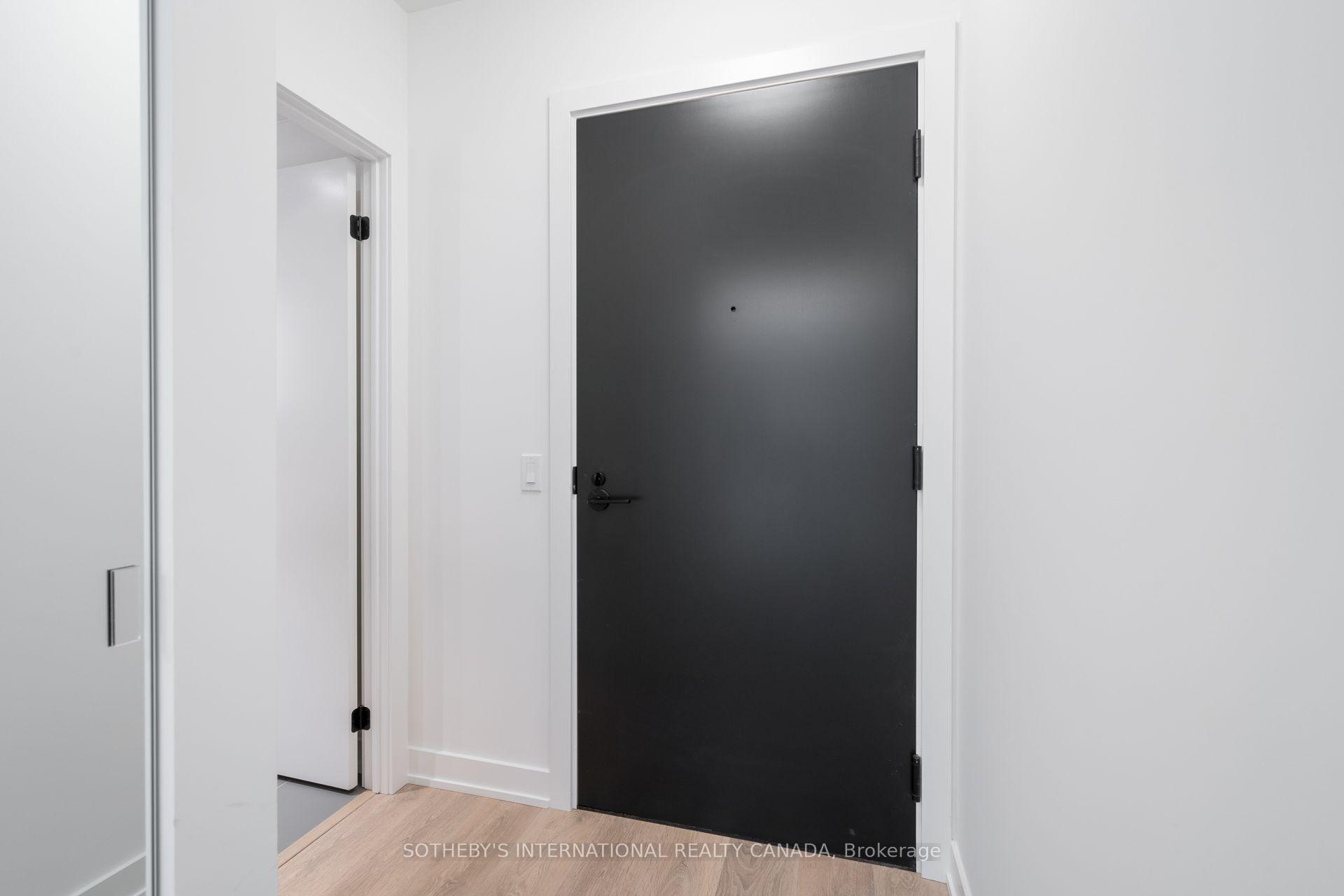 Photo 2 of Unit 407, 117 Broadway Avenue, Toronto, Mount Pleasant West — HOMEH