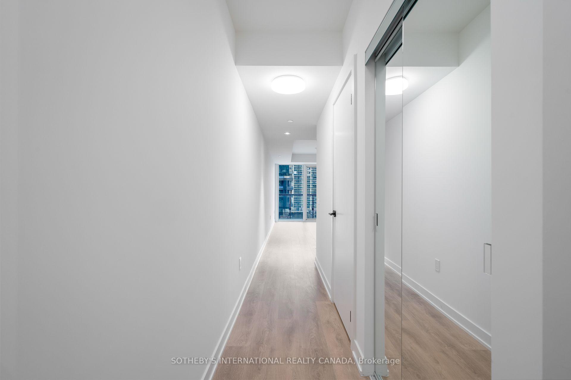 Photo 4 of Unit 407, 117 Broadway Avenue, Toronto, Mount Pleasant West — HOMEH