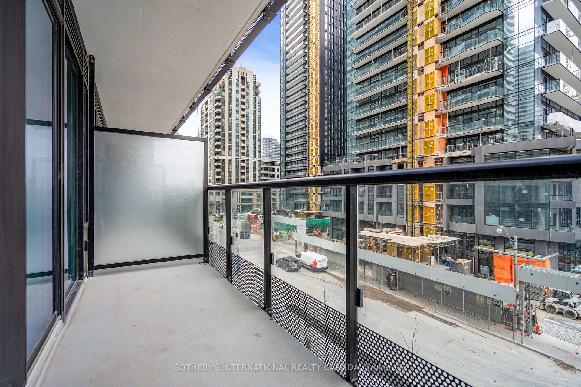 Photo 30 of Unit 407, 117 Broadway Avenue, Toronto, Mount Pleasant West — HOMEH