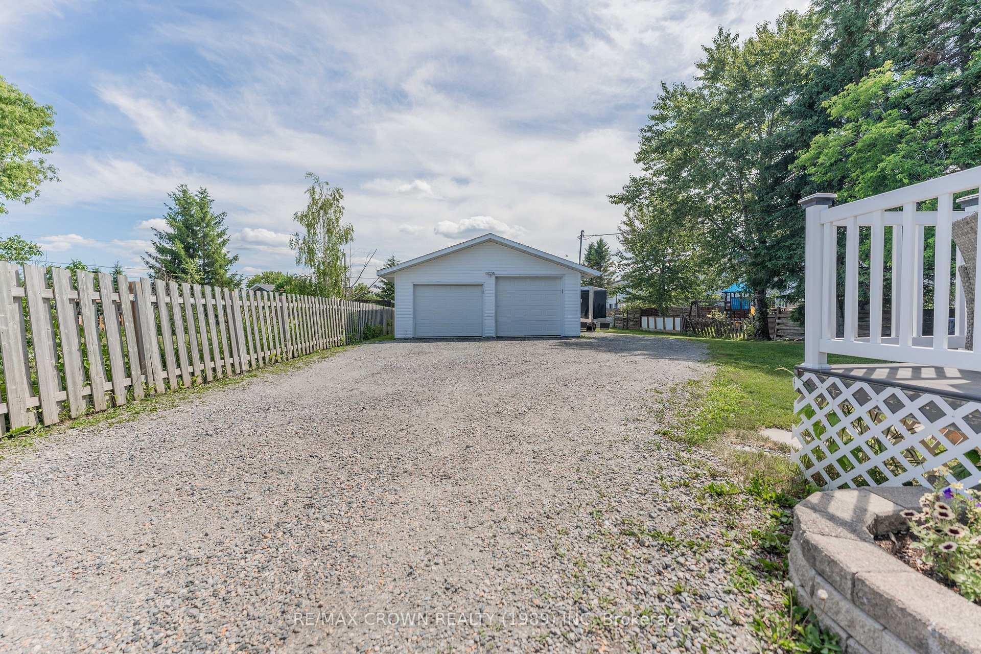 Photo 3 of 29 Hazel Street, Kapuskasing — HOMEH