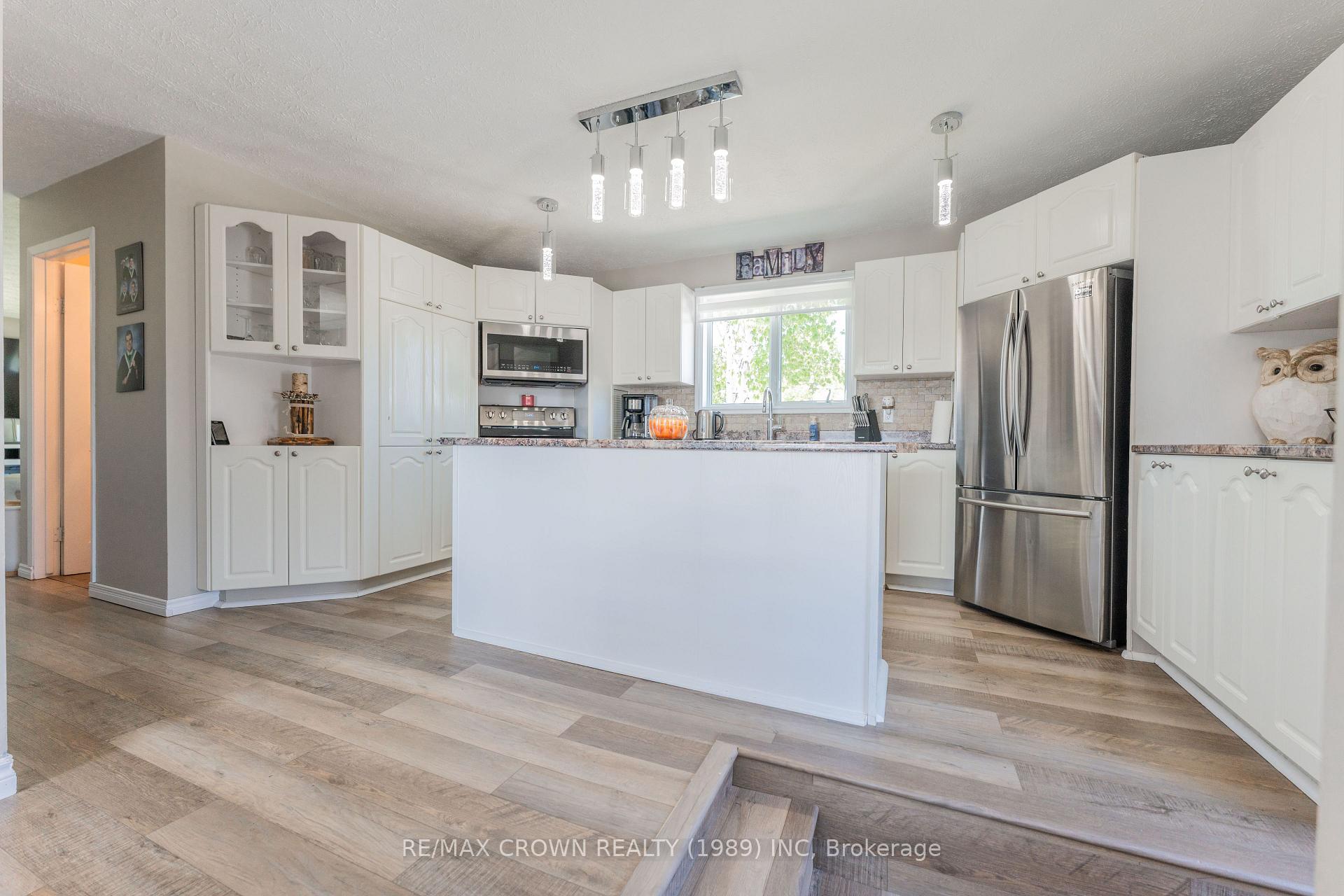 Photo 7 of 29 Hazel Street, Kapuskasing — HOMEH