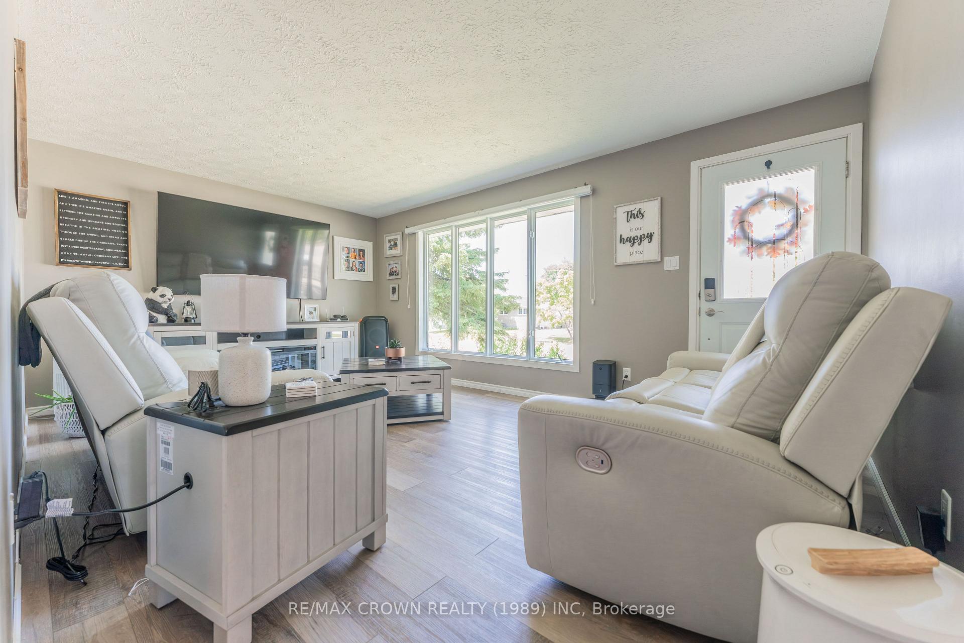 Photo 14 of 29 Hazel Street, Kapuskasing — HOMEH