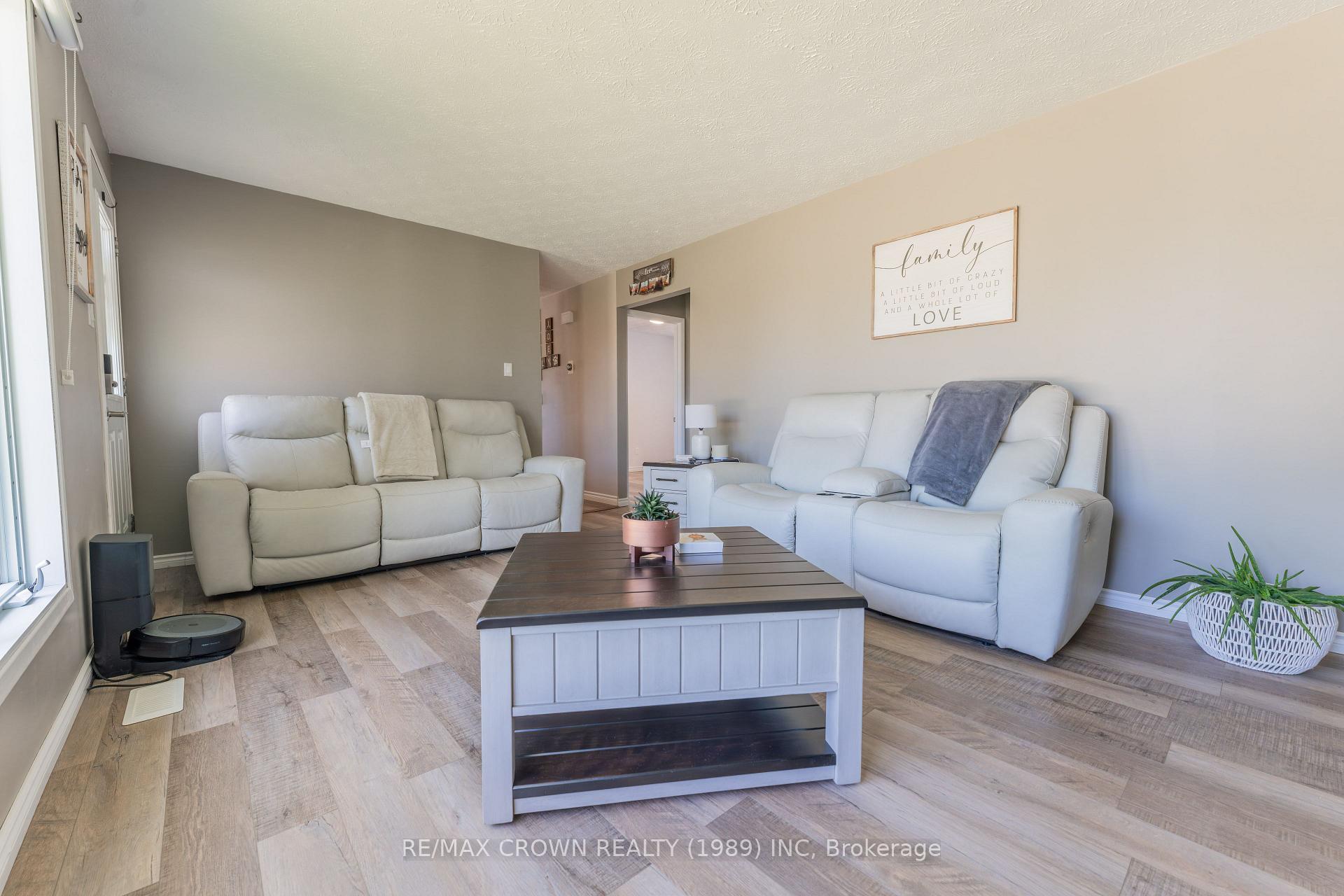 Photo 16 of 29 Hazel Street, Kapuskasing — HOMEH