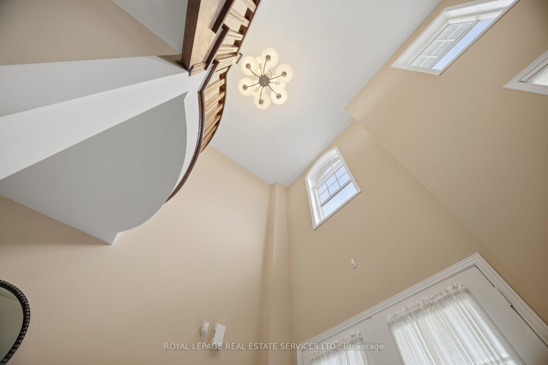 Photo 5 of 332 Duncan Lane N, Milton, Scott — HOMEH