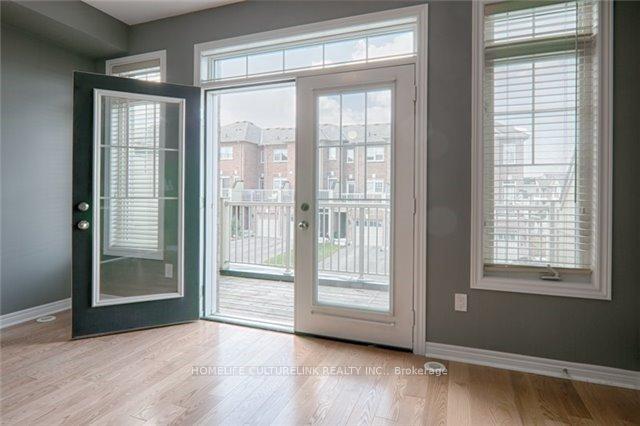 Photo 3 of 324 Delray Drive, Markham, Greensborough — HOMEH