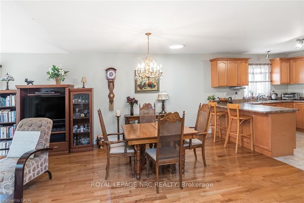 Photo 7 of 80 Vinifera Drive, Grimsby, Grimsby East — HOMEH