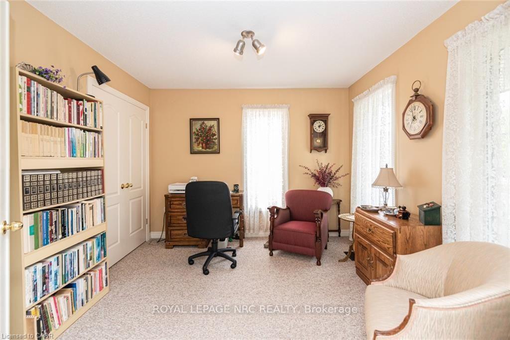 Photo 13 of 80 Vinifera Drive, Grimsby, Grimsby East — HOMEH
