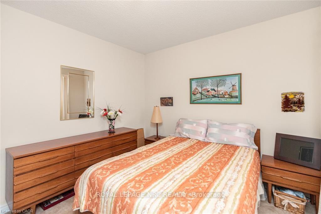 Photo 14 of 80 Vinifera Drive, Grimsby, Grimsby East — HOMEH