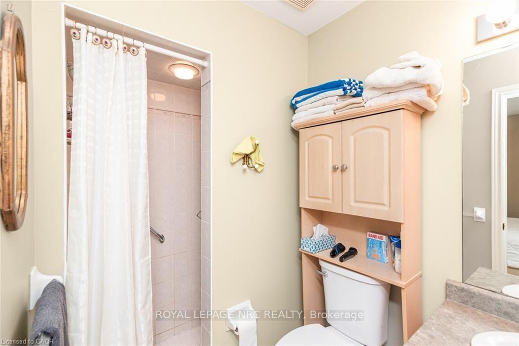 Photo 18 of 80 Vinifera Drive, Grimsby, Grimsby East — HOMEH