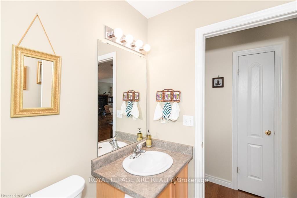 Photo 19 of 80 Vinifera Drive, Grimsby, Grimsby East — HOMEH