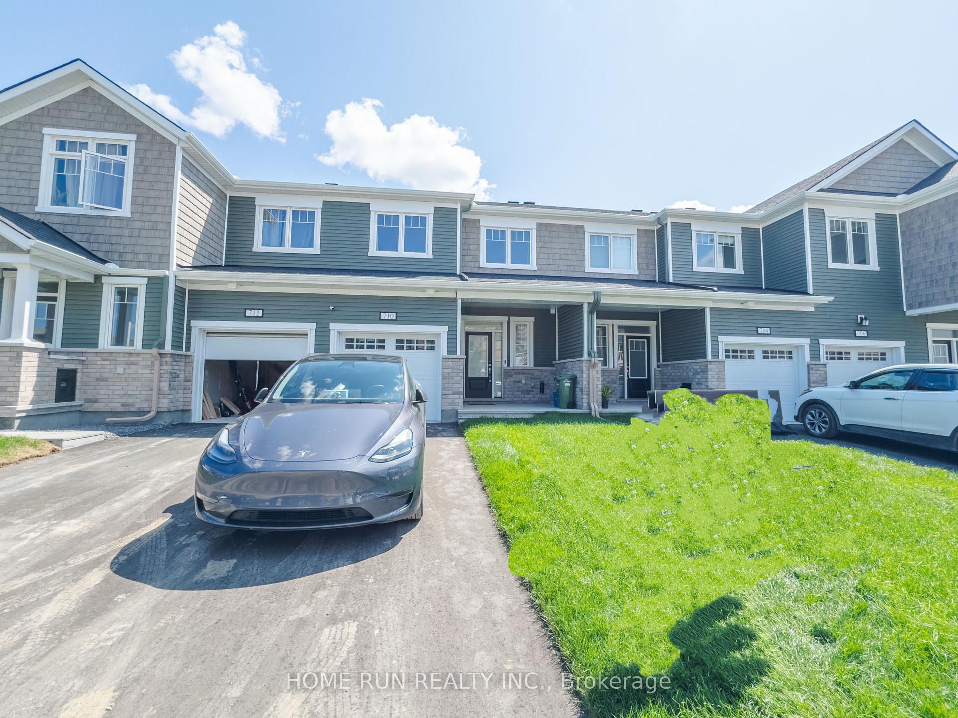 Photo 1 of 710 Quilter Row, Ottawa, Goulbourn Twp From Franktown Rd/South To Rideau — HOMEH