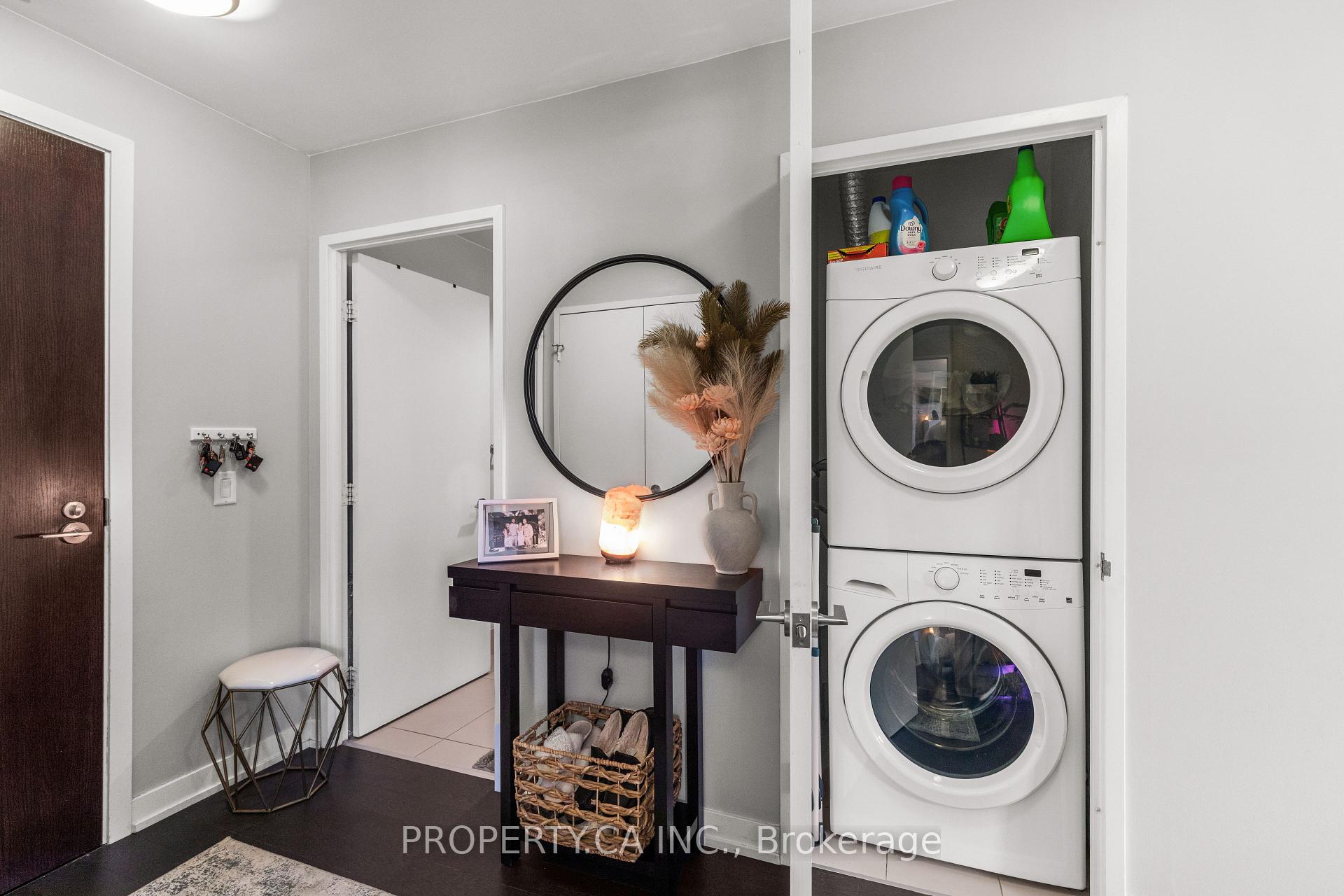 Photo 4 of Unit N122, 120 Bayview Avenue, Toronto, Waterfront Communities — HOMEH