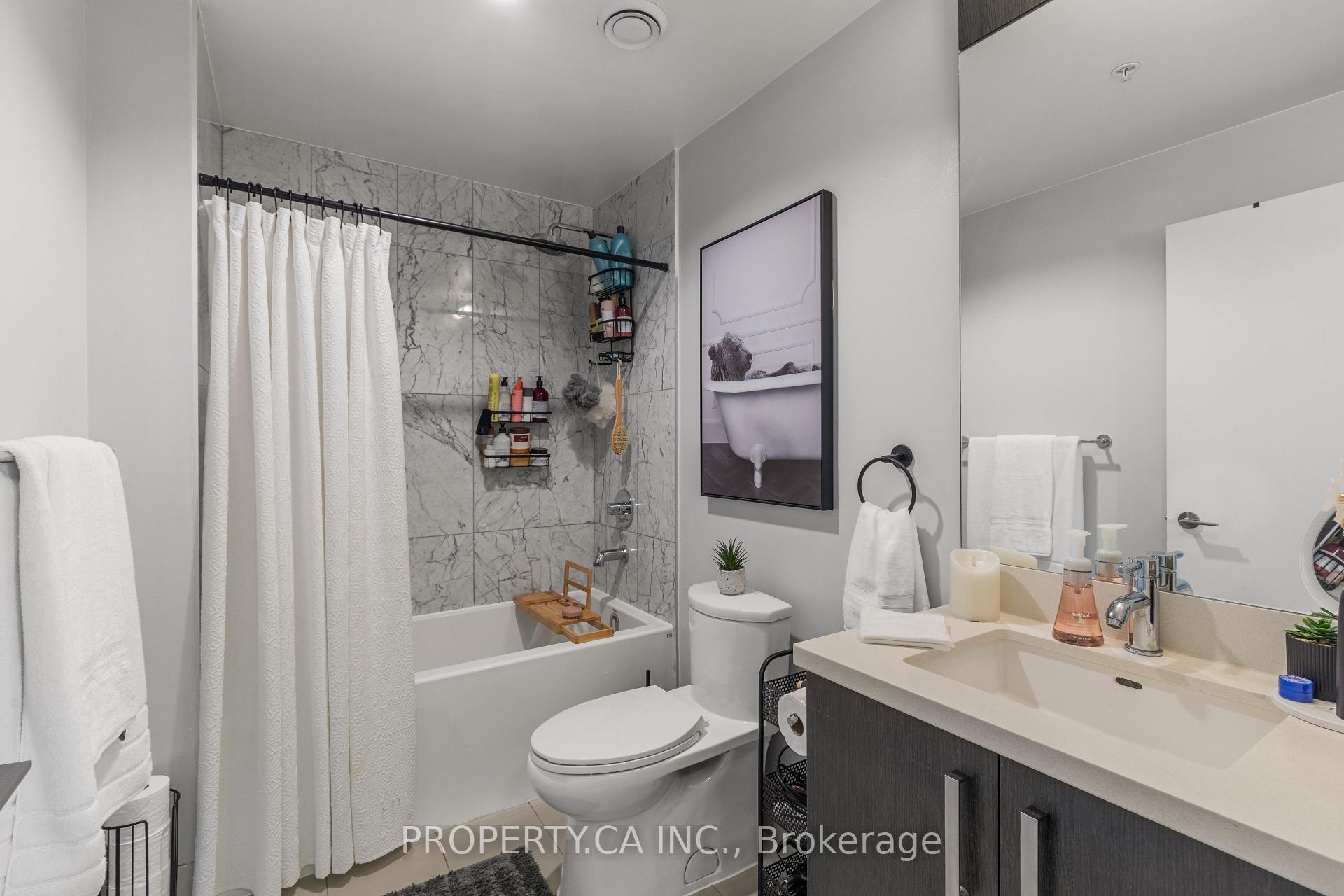 Photo 5 of Unit N122, 120 Bayview Avenue, Toronto, Waterfront Communities — HOMEH