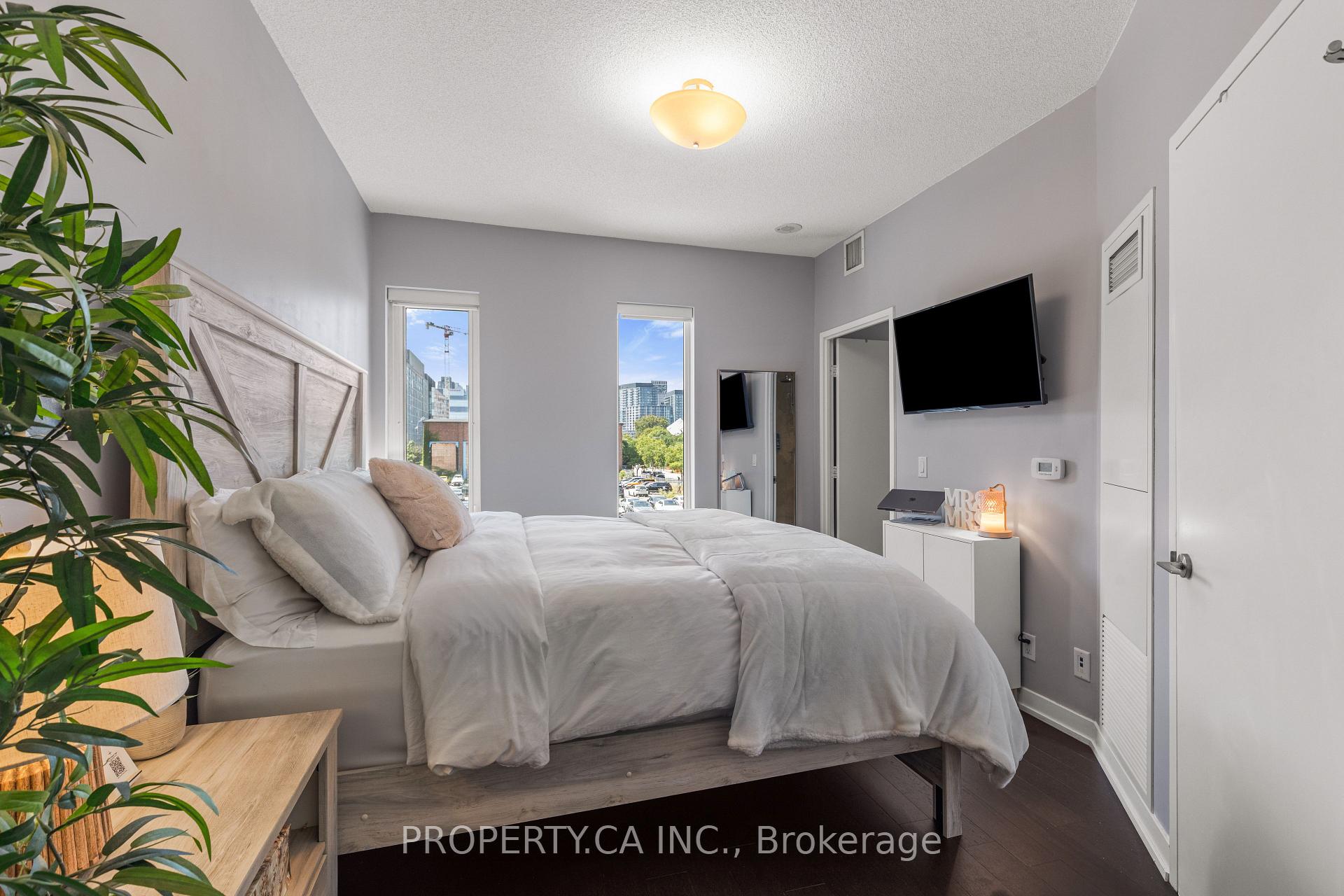 Photo 6 of Unit N122, 120 Bayview Avenue, Toronto, Waterfront Communities — HOMEH