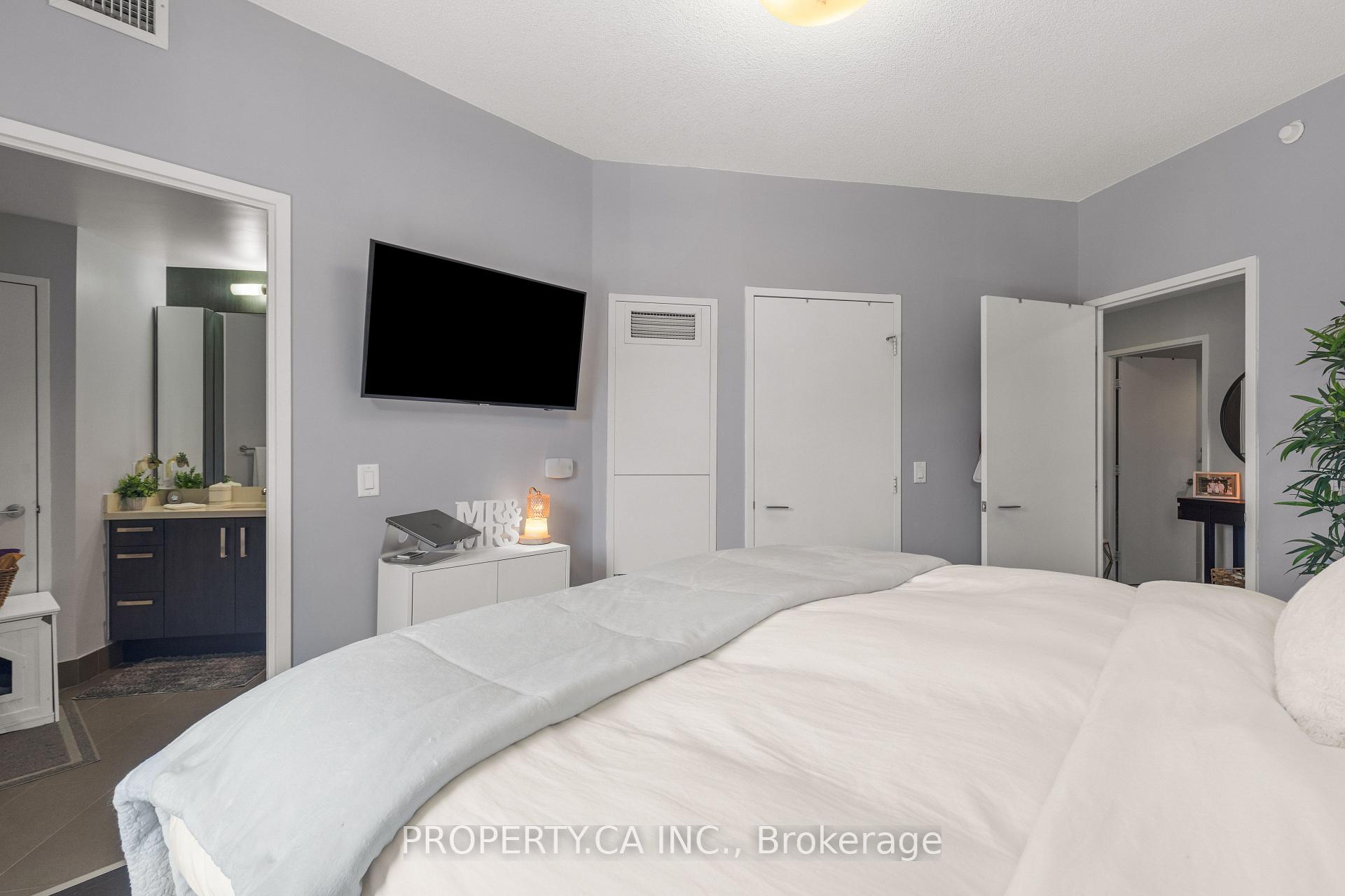 Photo 8 of Unit N122, 120 Bayview Avenue, Toronto, Waterfront Communities — HOMEH