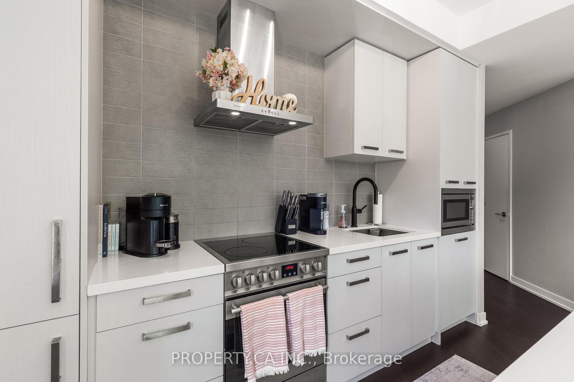 Photo 12 of Unit N122, 120 Bayview Avenue, Toronto, Waterfront Communities — HOMEH