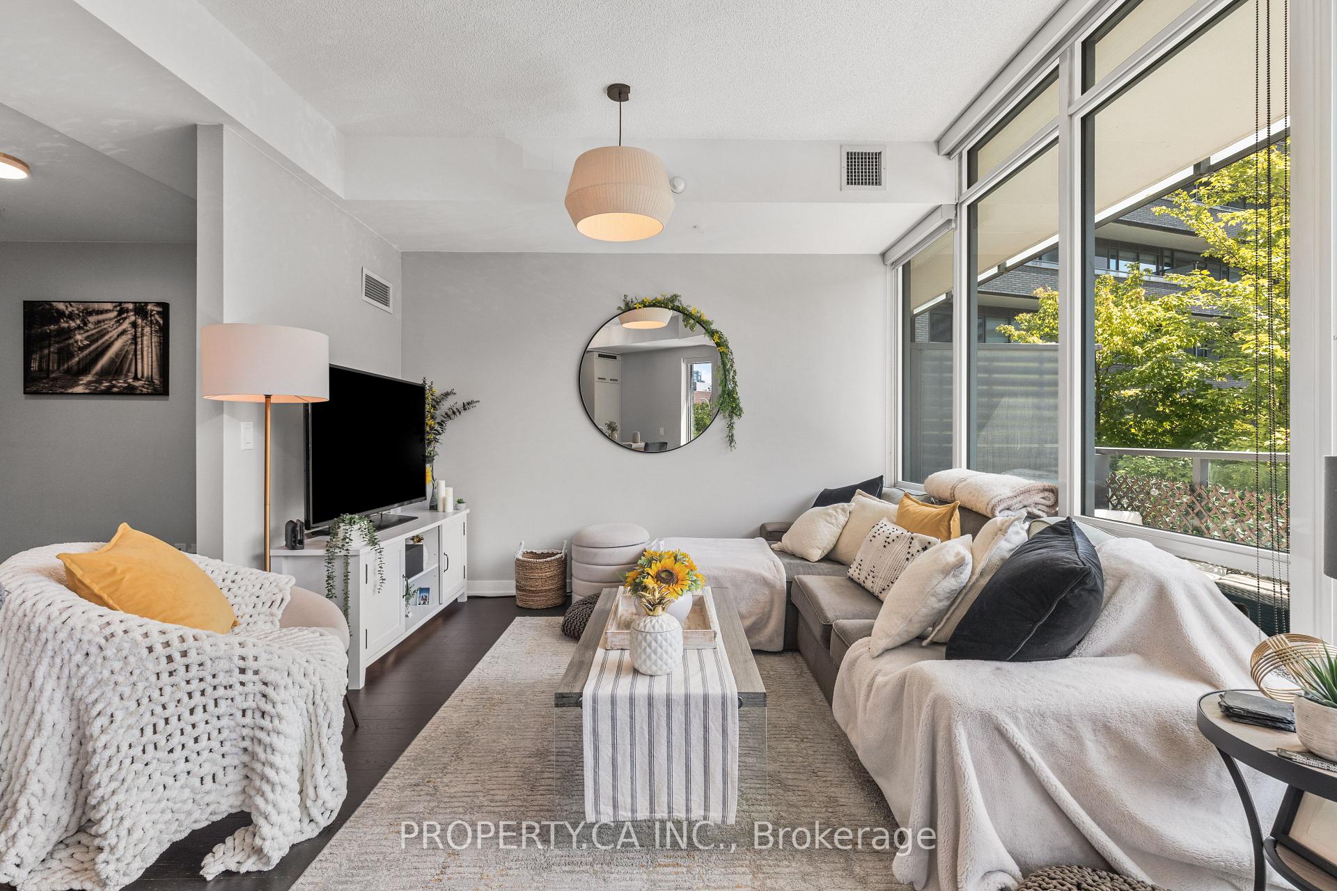 Photo 13 of Unit N122, 120 Bayview Avenue, Toronto, Waterfront Communities — HOMEH
