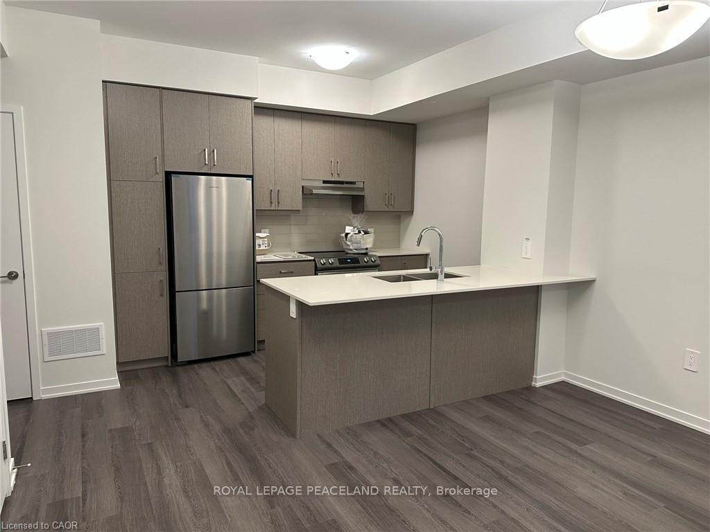 Photo 2 of Unit 39, 21 Honeycrisp Crescent, Vaughan, Vaughan Corporate Centre — HOMEH