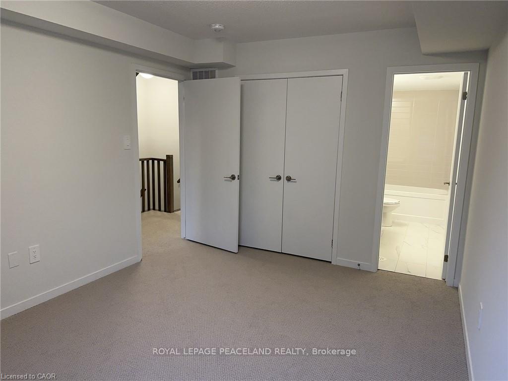 Photo 10 of Unit 39, 21 Honeycrisp Crescent, Vaughan, Vaughan Corporate Centre — HOMEH