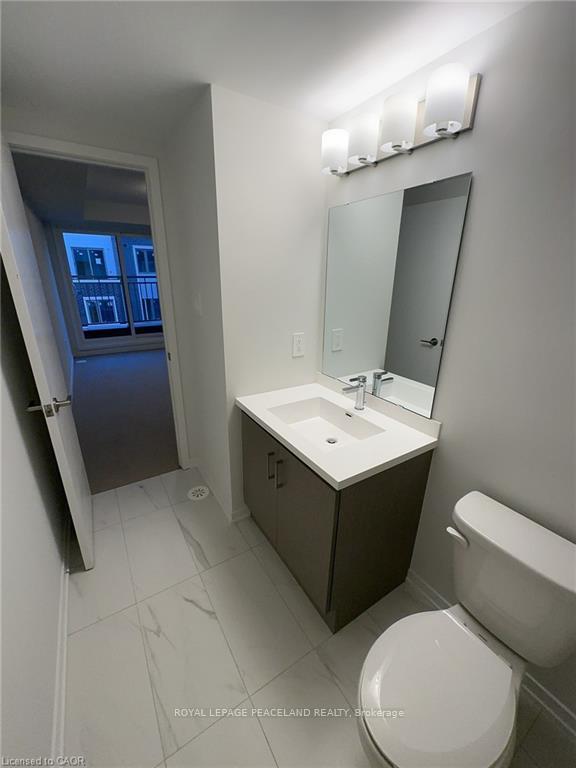 Photo 12 of Unit 39, 21 Honeycrisp Crescent, Vaughan, Vaughan Corporate Centre — HOMEH