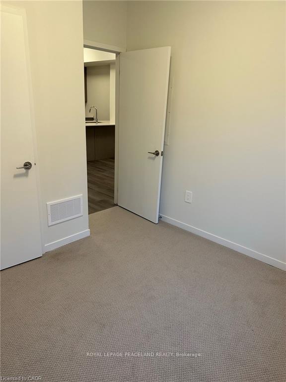 Photo 14 of Unit 39, 21 Honeycrisp Crescent, Vaughan, Vaughan Corporate Centre — HOMEH