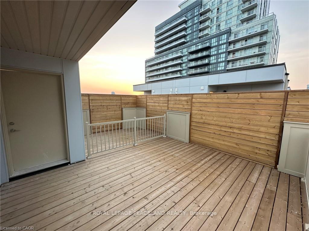 Photo 15 of Unit 39, 21 Honeycrisp Crescent, Vaughan, Vaughan Corporate Centre — HOMEH