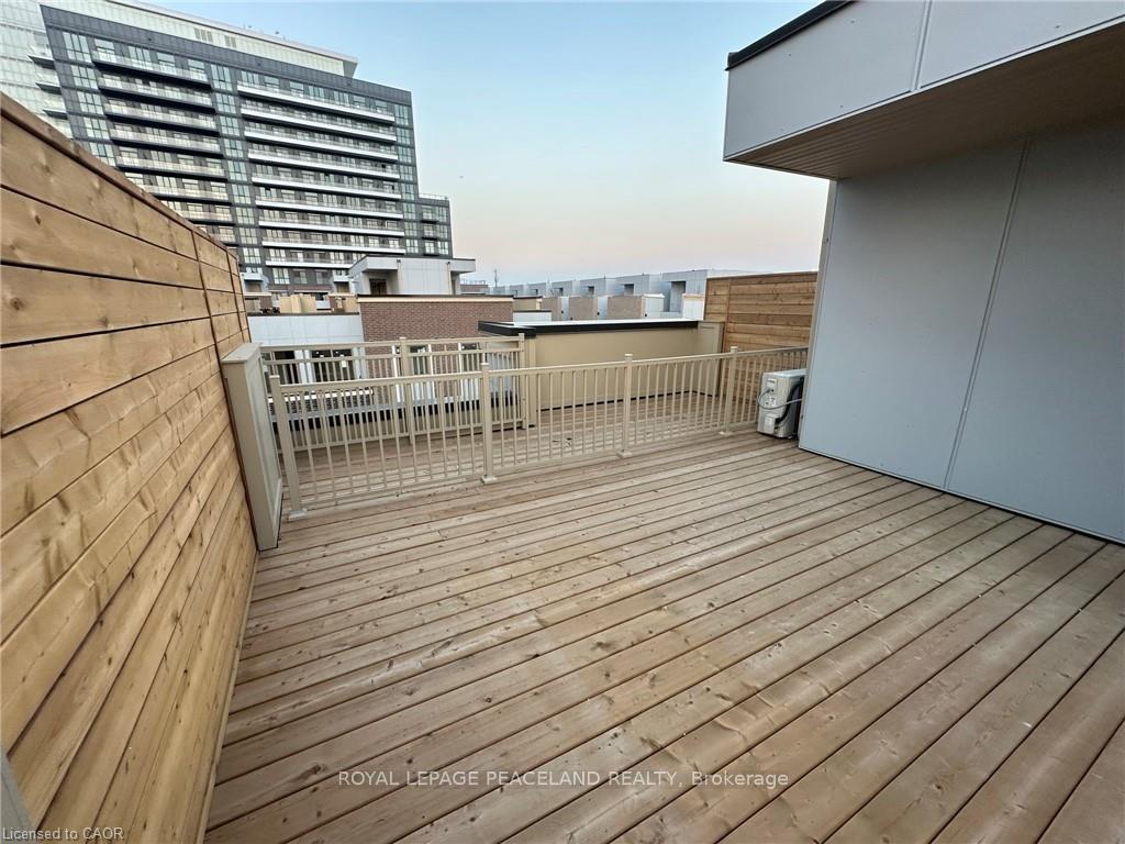 Photo 16 of Unit 39, 21 Honeycrisp Crescent, Vaughan, Vaughan Corporate Centre — HOMEH