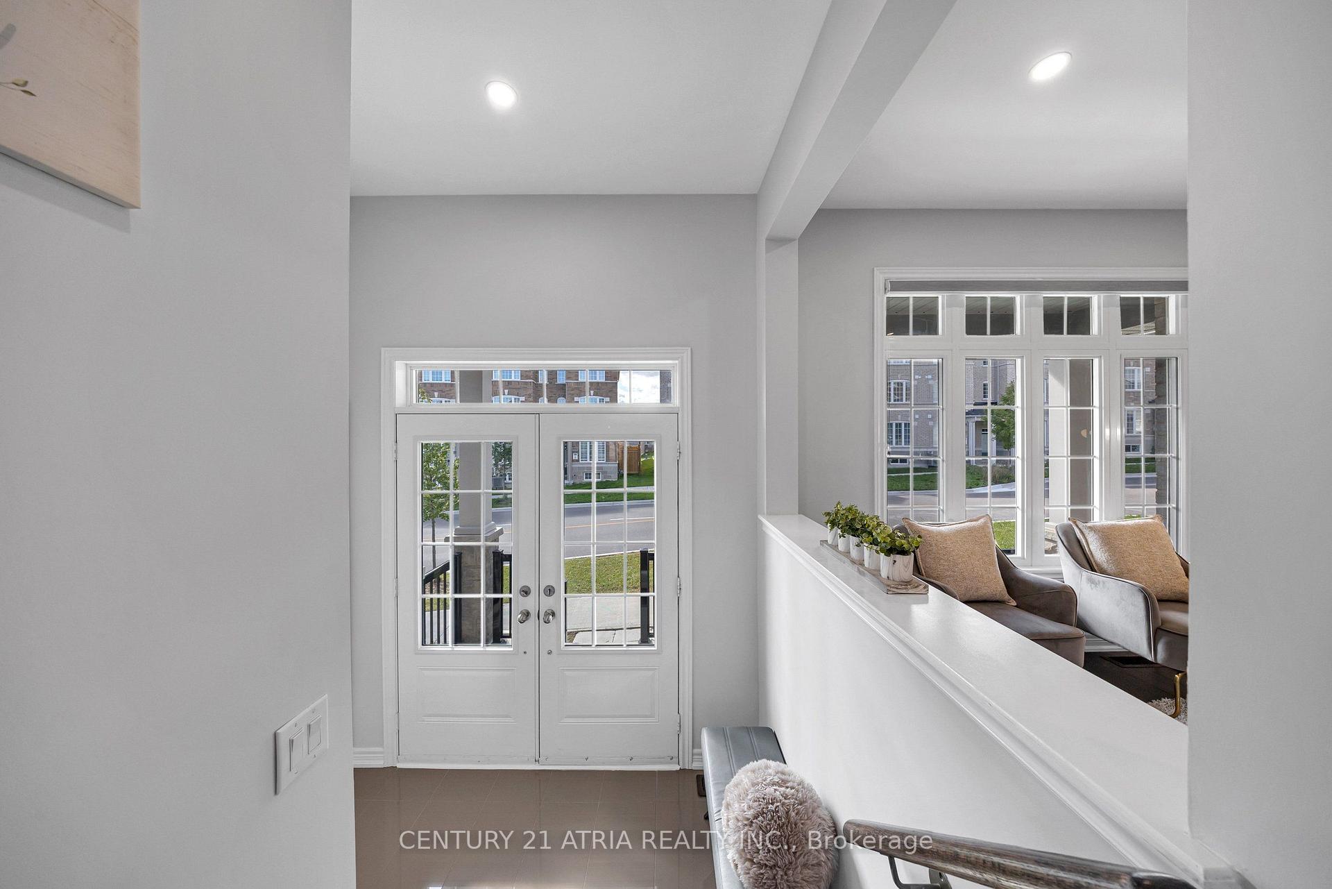Photo 4 of 548 White's Hill Avenue, Markham, Cornell — HOMEH