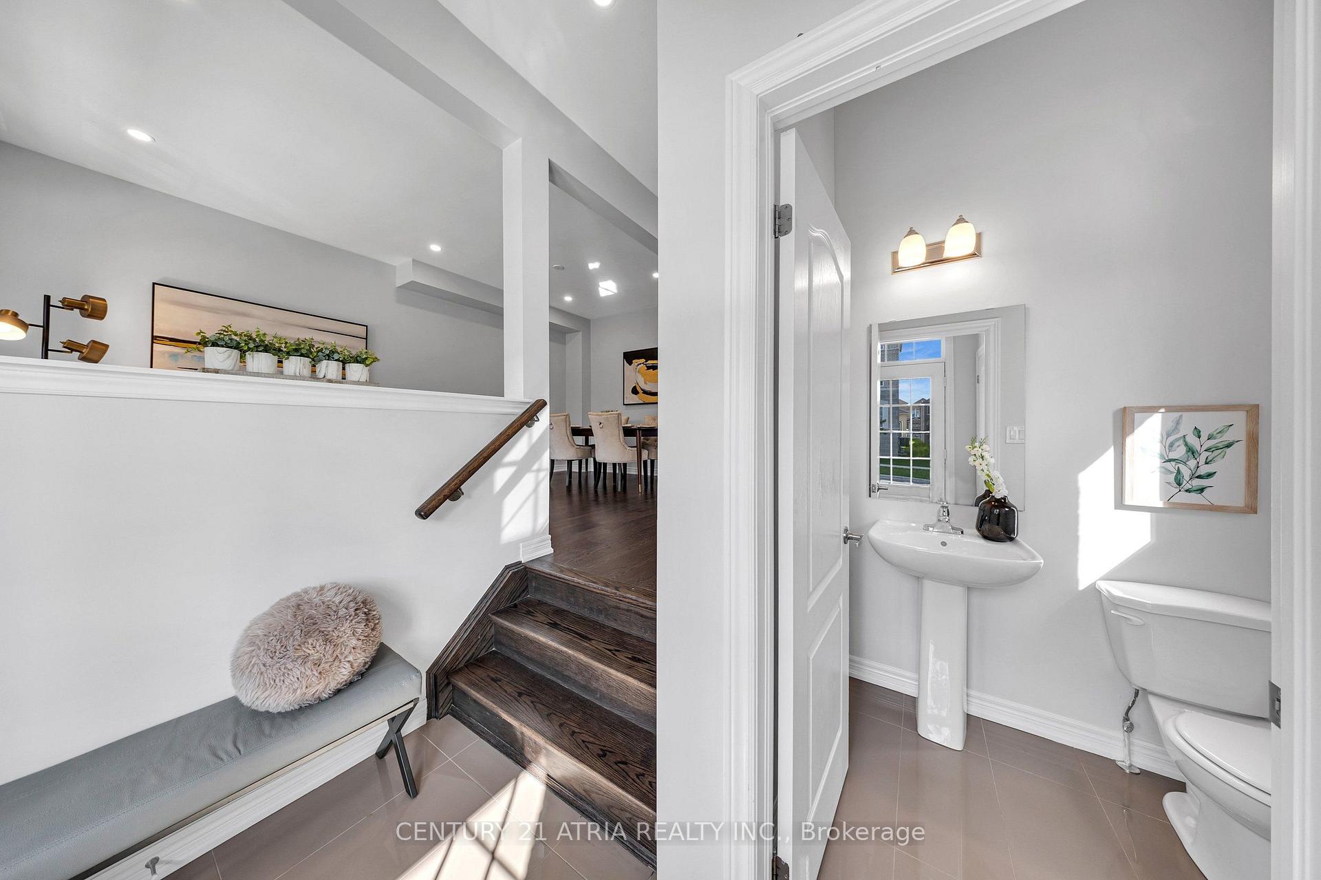 Photo 5 of 548 White's Hill Avenue, Markham, Cornell — HOMEH