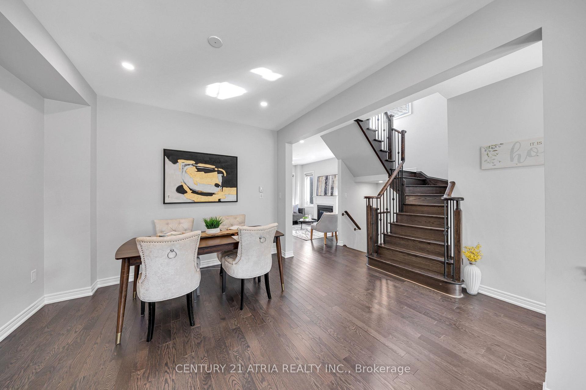 Photo 10 of 548 White's Hill Avenue, Markham, Cornell — HOMEH