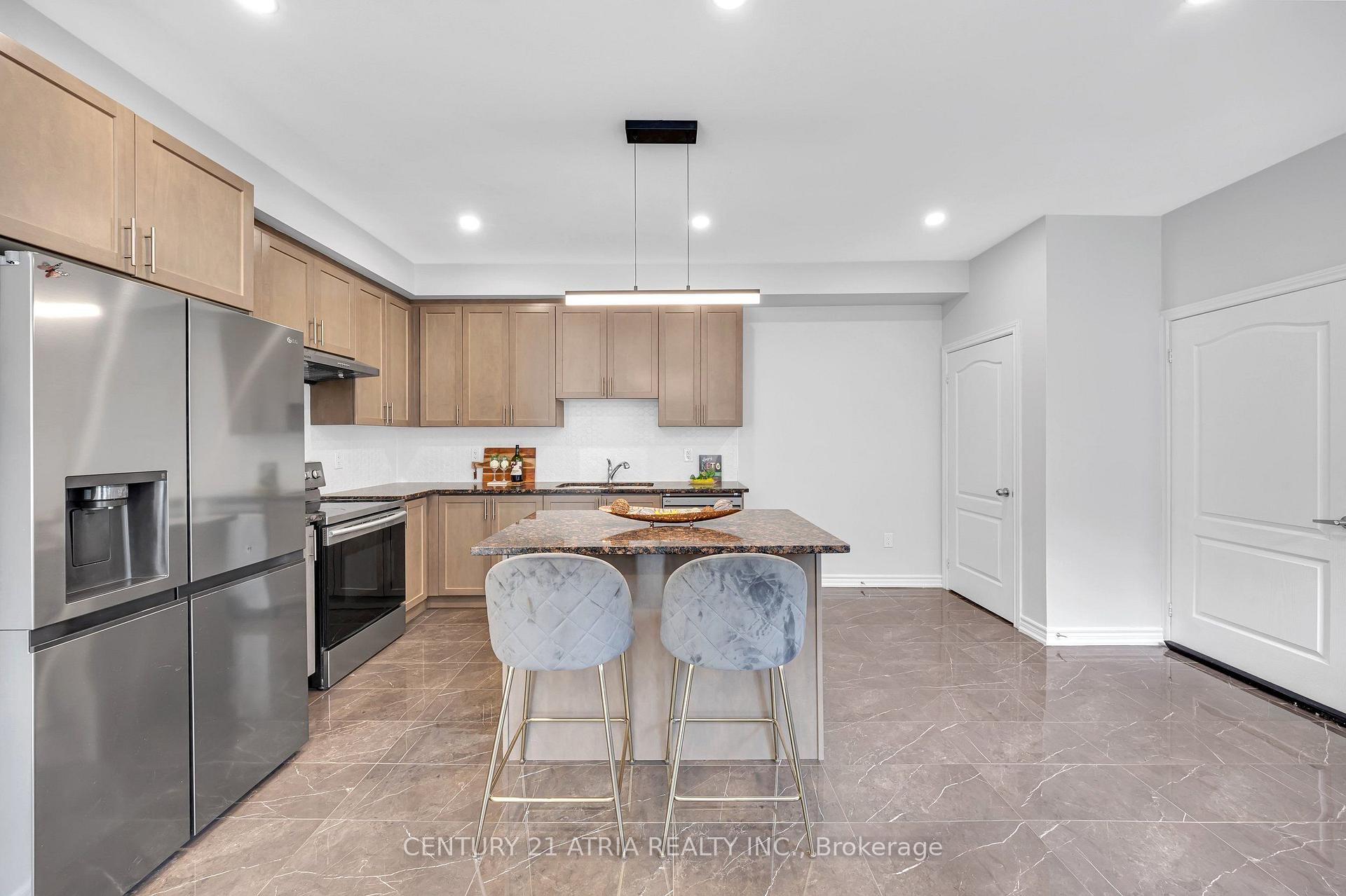 Photo 16 of 548 White's Hill Avenue, Markham, Cornell — HOMEH