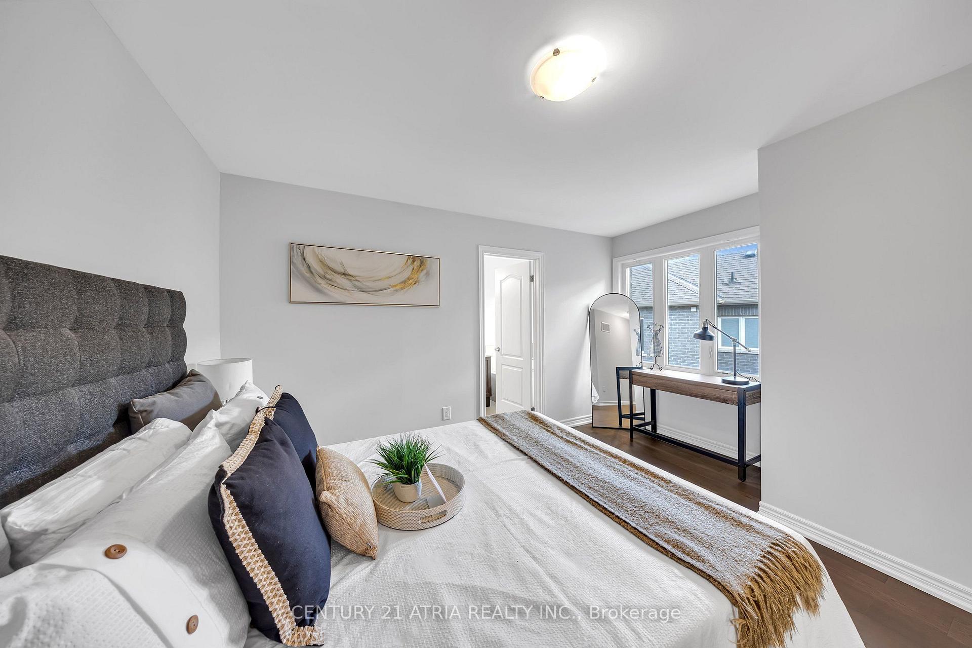 Photo 20 of 548 White's Hill Avenue, Markham, Cornell — HOMEH