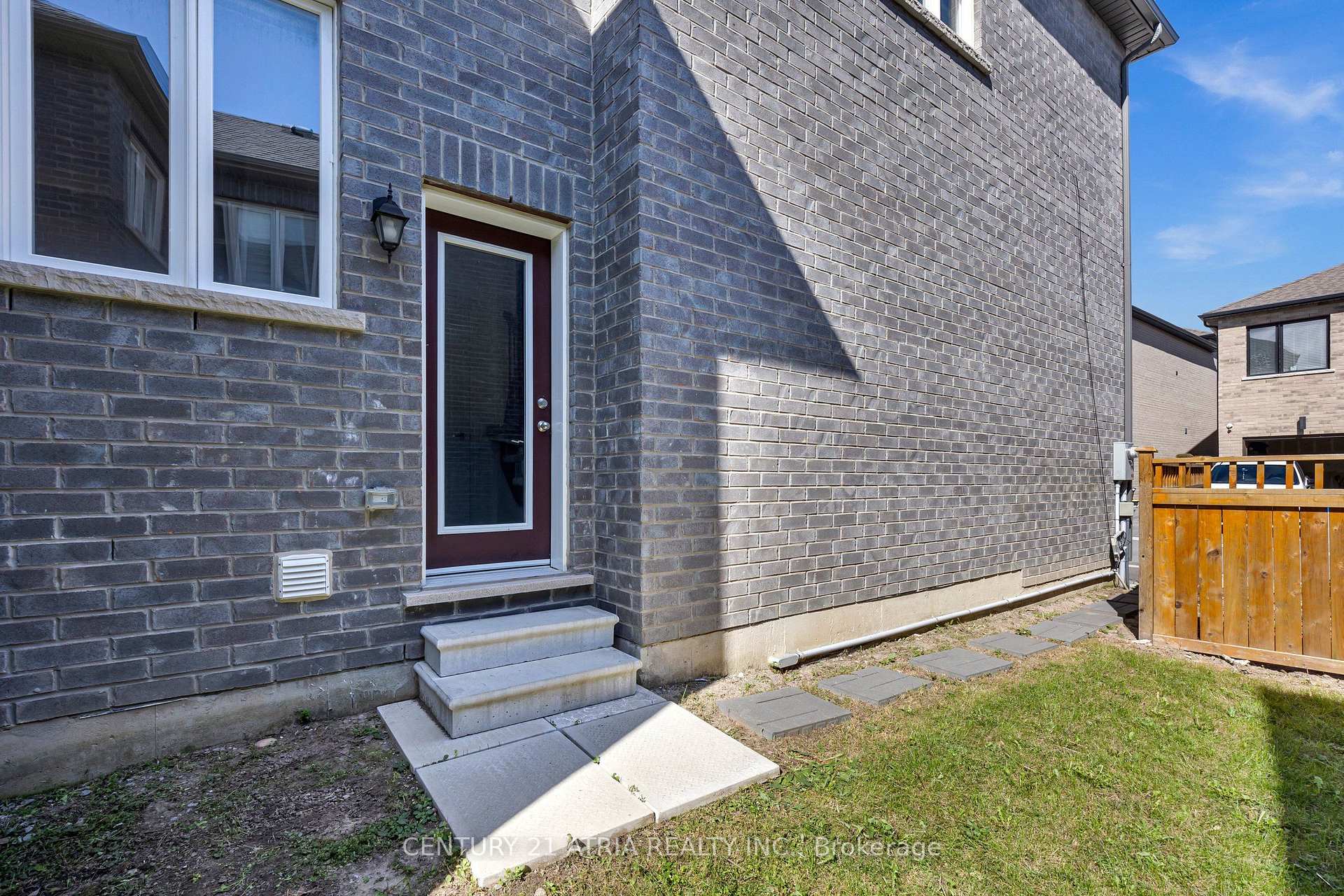 Photo 29 of 548 White's Hill Avenue, Markham, Cornell — HOMEH