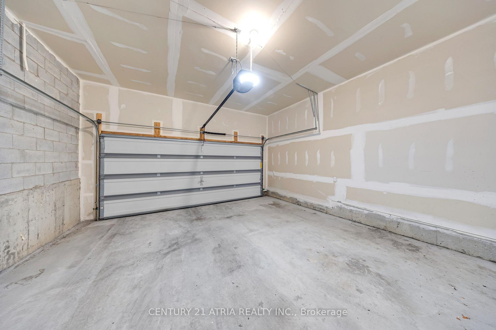 Photo 36 of 548 White's Hill Avenue, Markham, Cornell — HOMEH