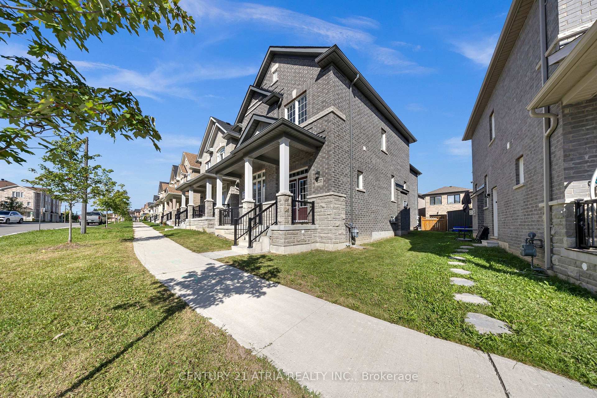 Photo 39 of 548 White's Hill Avenue, Markham, Cornell — HOMEH