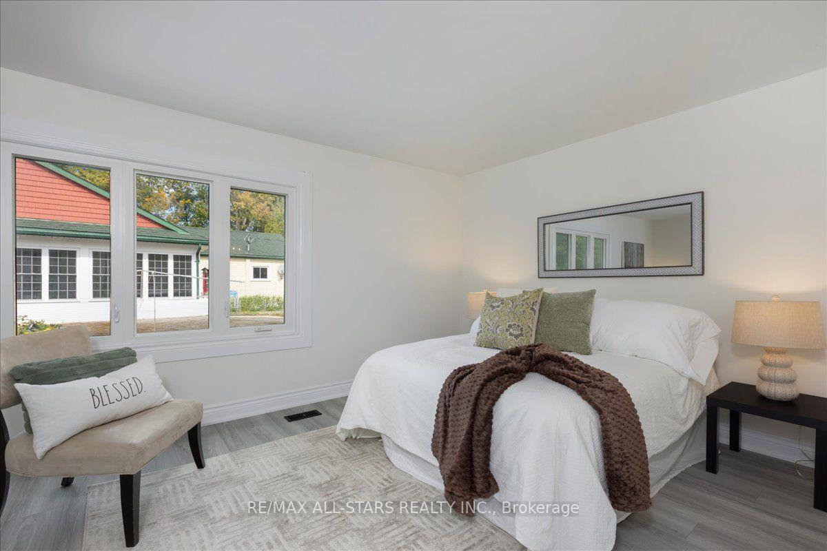 Photo 5 of 369 Lake Drive, Georgina, Historic Lakeshore Communities — HOMEH