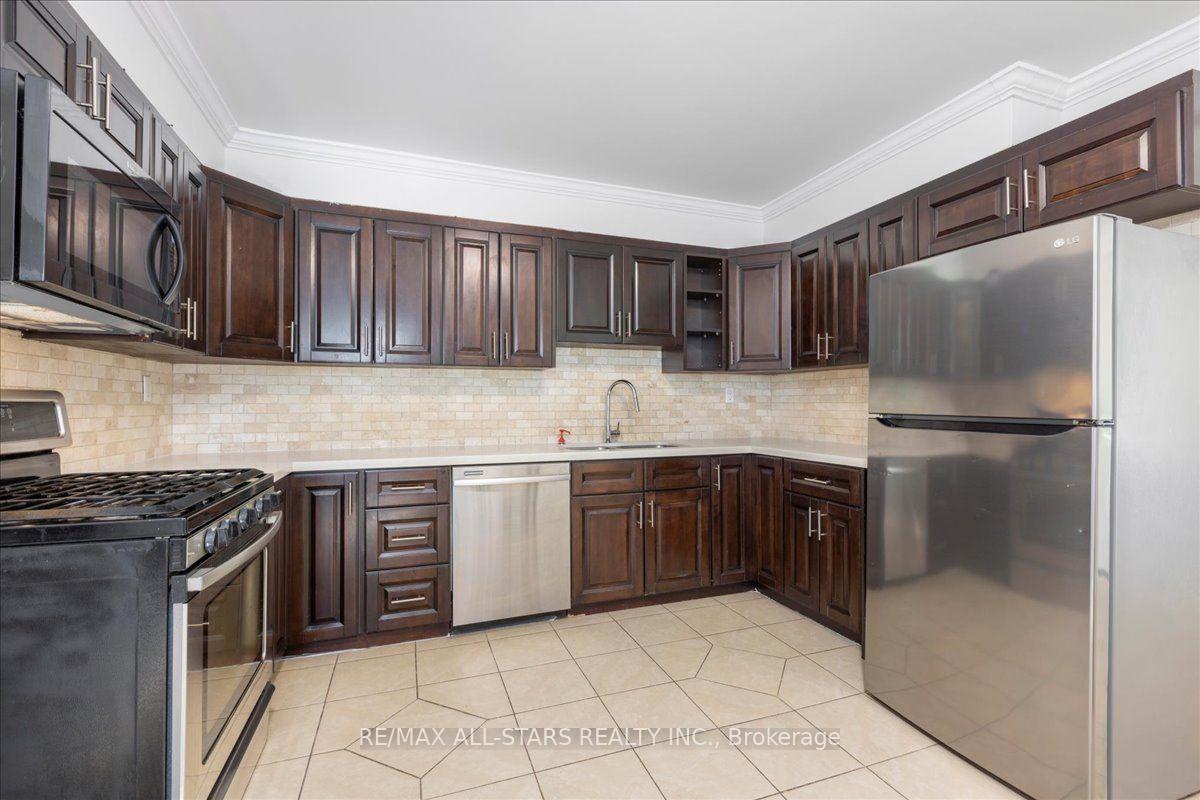 Photo 12 of 369 Lake Drive, Georgina, Historic Lakeshore Communities — HOMEH