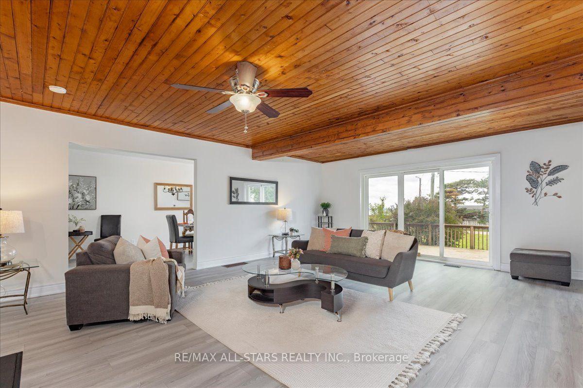 Photo 23 of 369 Lake Drive, Georgina, Historic Lakeshore Communities — HOMEH