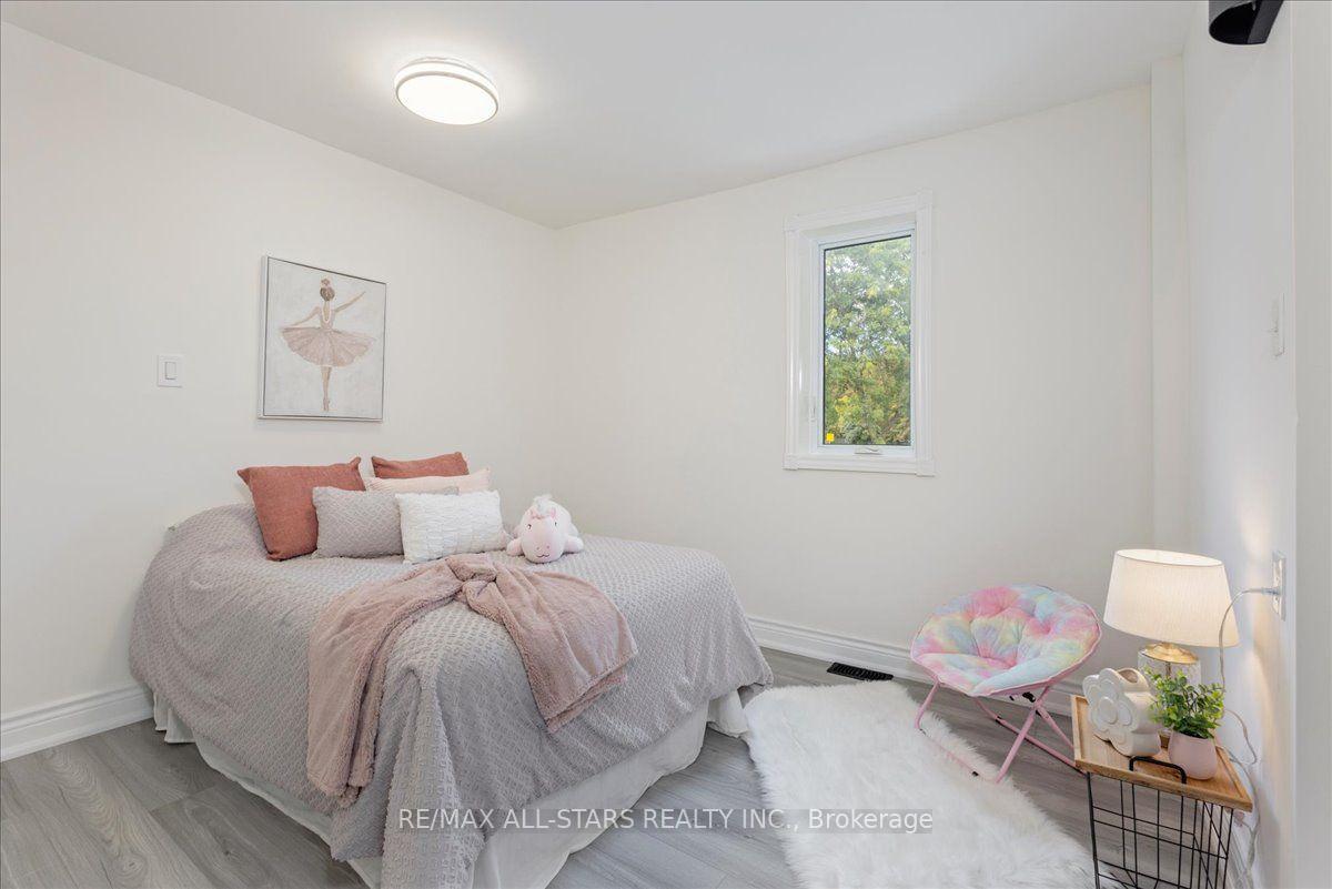 Photo 24 of 369 Lake Drive, Georgina, Historic Lakeshore Communities — HOMEH