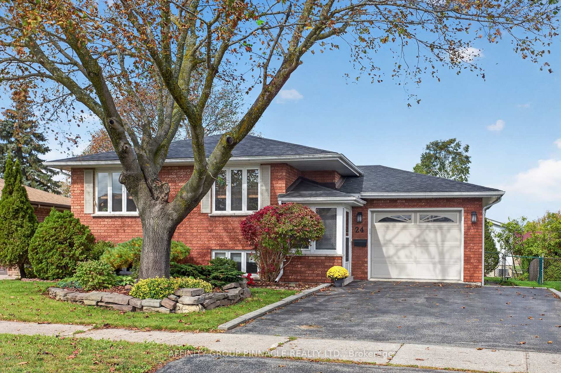 Photo 1 of 24 Andrew Drive, Kawartha Lakes, Lindsay — HOMEH