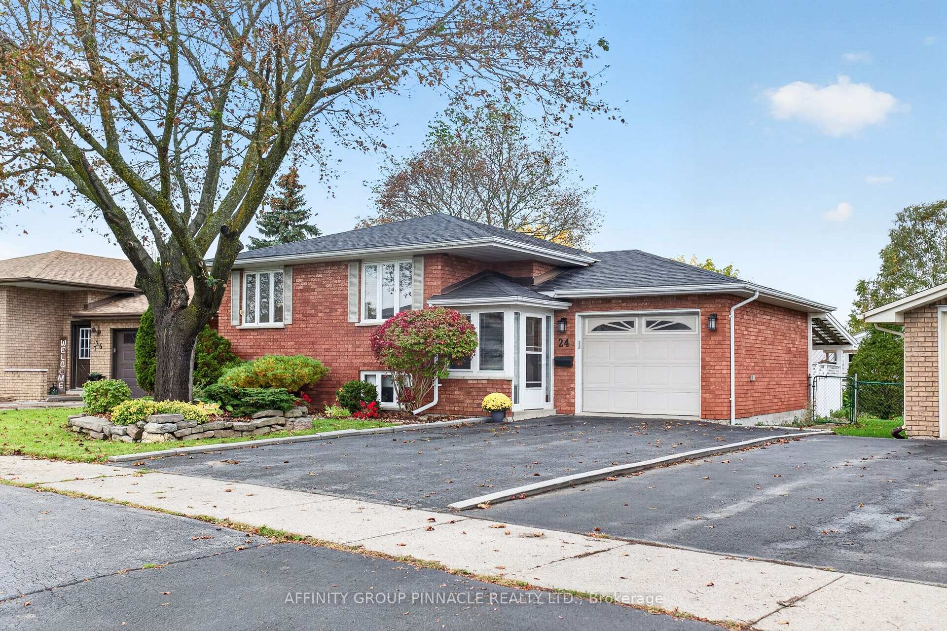 Photo 3 of 24 Andrew Drive, Kawartha Lakes, Lindsay — HOMEH
